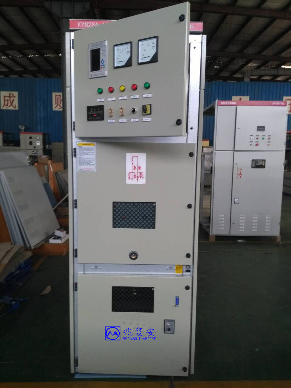 KYN28-12型鎧裝中置移開式交流電機(jī)運(yùn)行柜